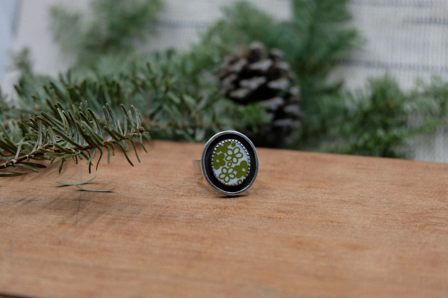 Crazy Daisy Ring #1 || Size 7.5