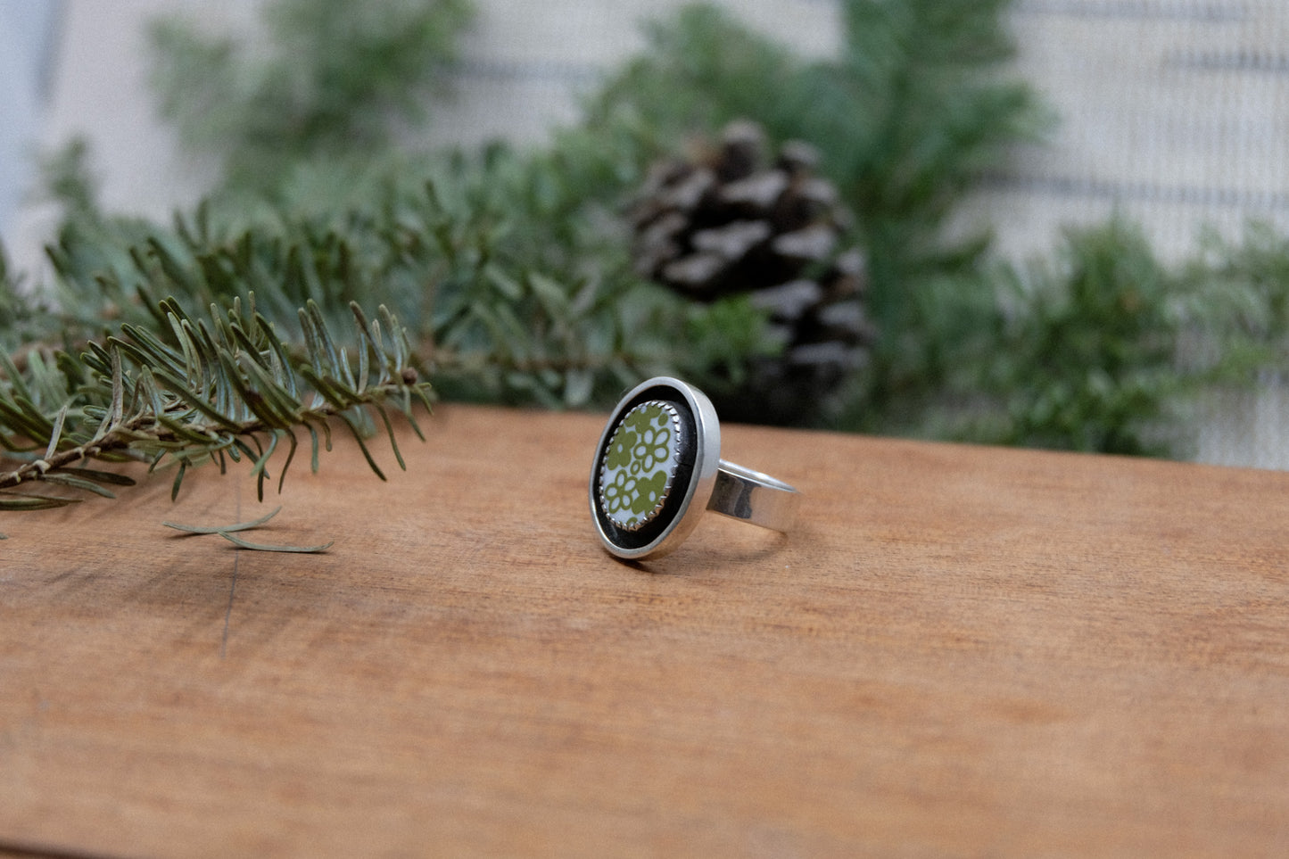 Crazy Daisy Ring #1 || Size 7.5