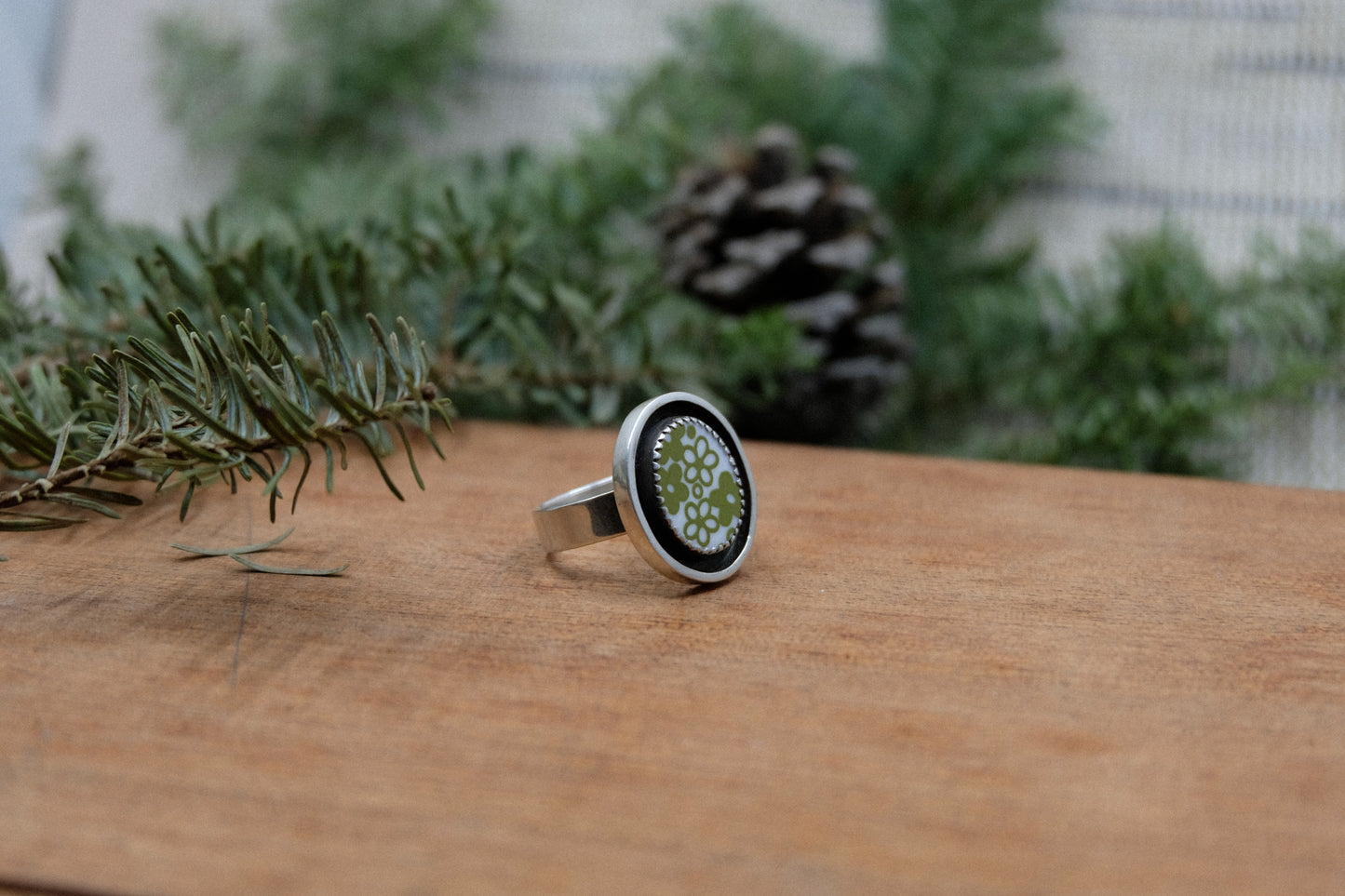 Crazy Daisy Ring #1 || Size 7.5