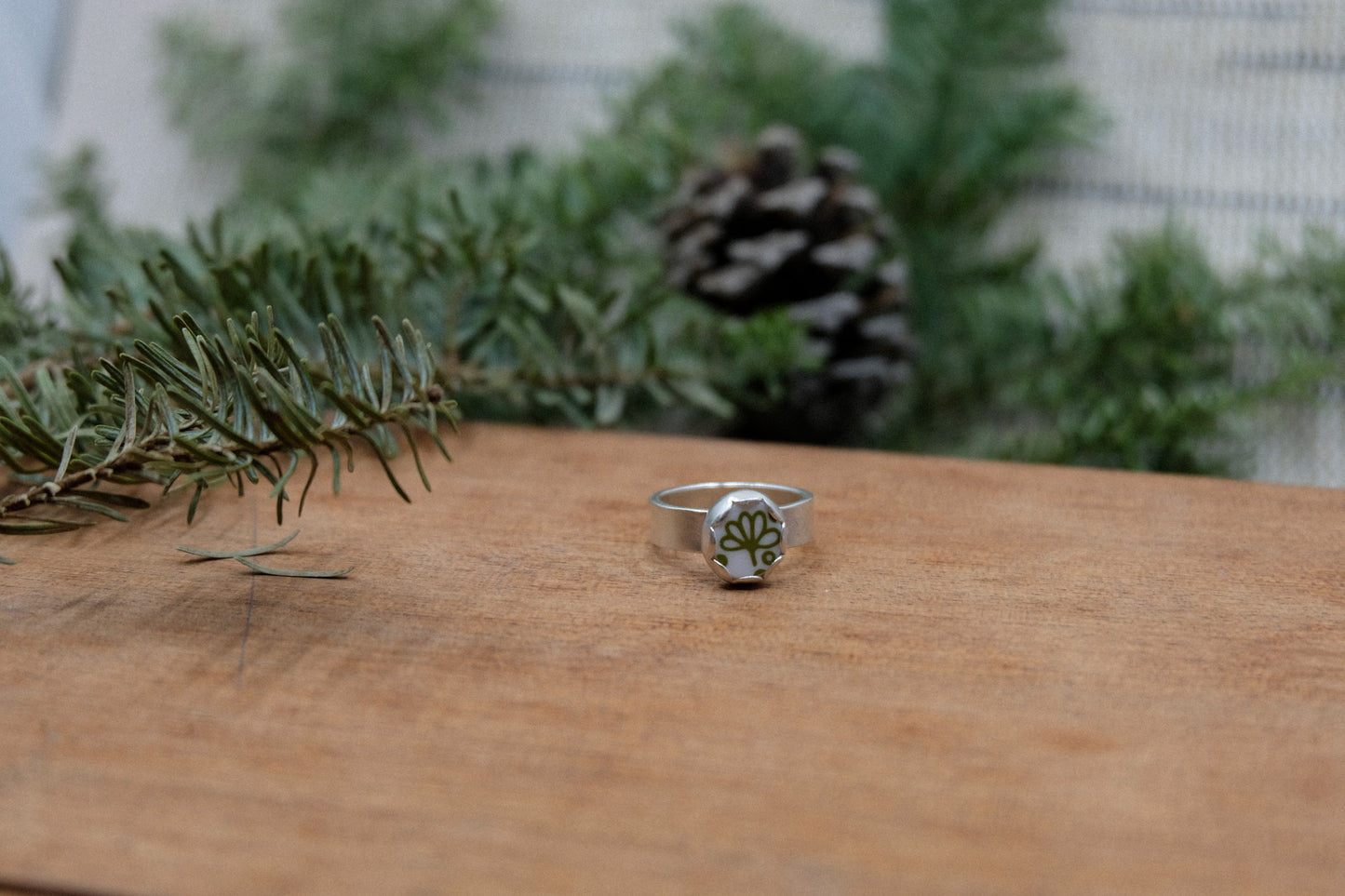 Crazy Daisy Ring #3 || Size 5.5