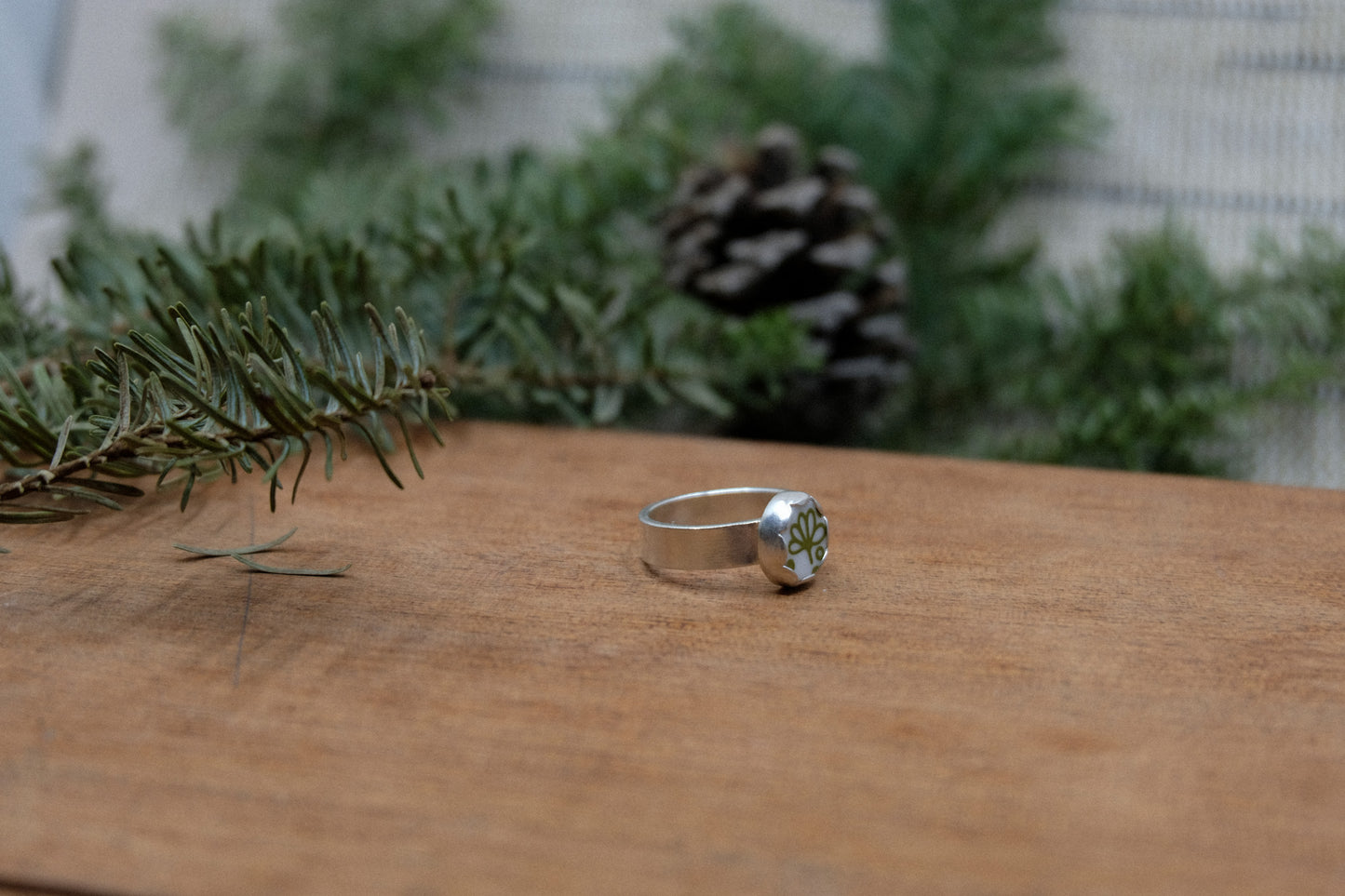 Crazy Daisy Ring #3 || Size 5.5